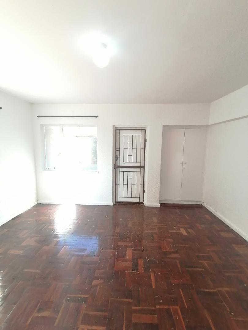 2 Bedroom Property for Sale in Vredehoek Western Cape
